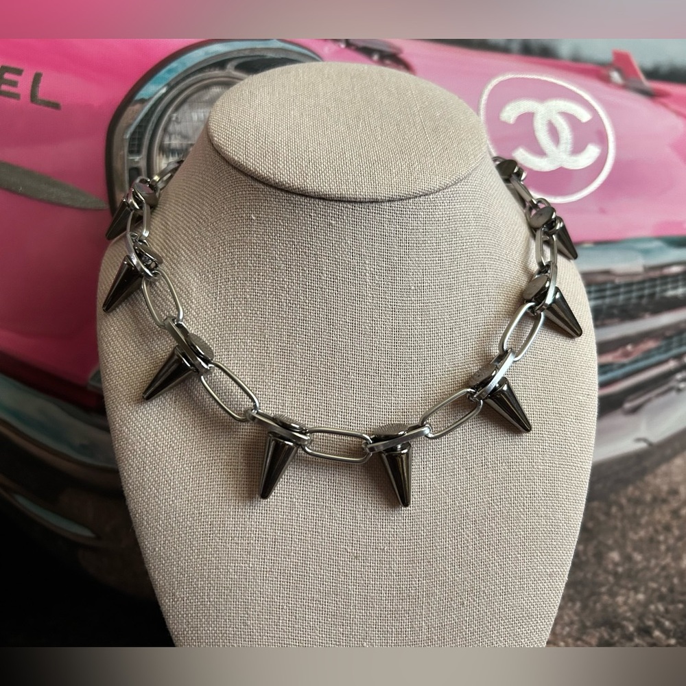 ✨ NEW✨Silver Spike Chain Necklace ✨ - Picture 2 of 7